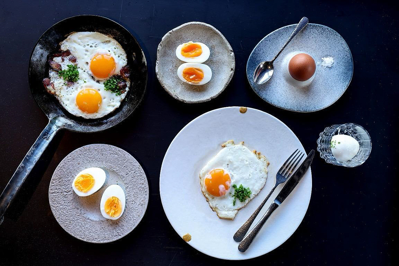 Gekocht, gebraten, weich und hart - Eier kann man ganz unterschiedlich zubereiten. | Bild: Volker Weihbold
